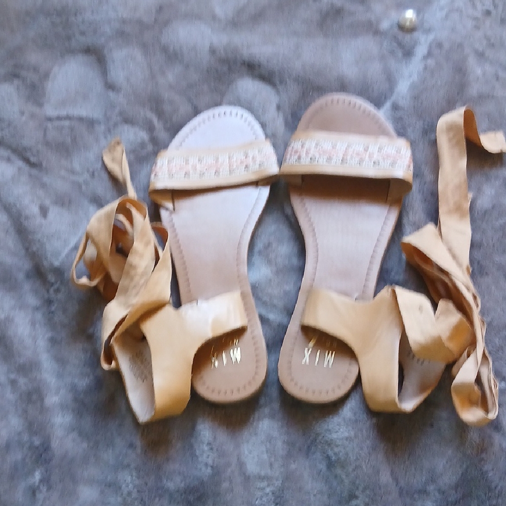 Mi Women's Beige Lace-Up Sandals